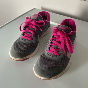 ⭐️ 4 for $20 Nike Sneakers